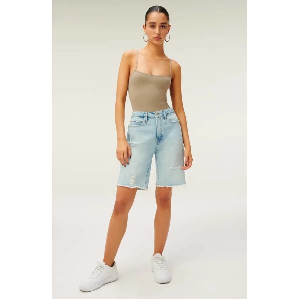 NWT Good American ‘90S Bermuda Distressed Denim Jean Shorts Women's Size 2 26